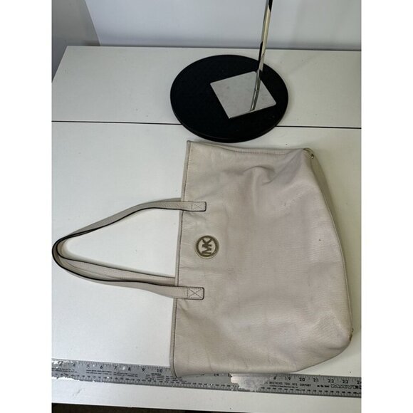 MICHAEL KORS Ivory/Cream Pebbled Leather Tote - Picture 6 of 11